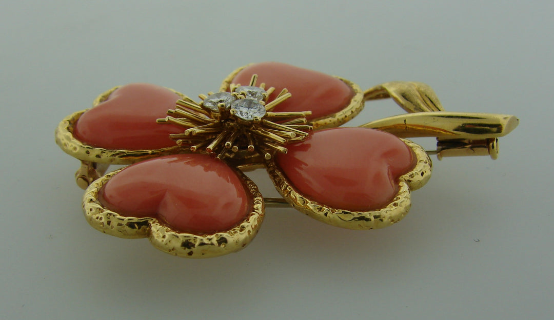 Van Cleef & Arpels Coral Clover Clip Pin Brooch in Gold and Diamonds