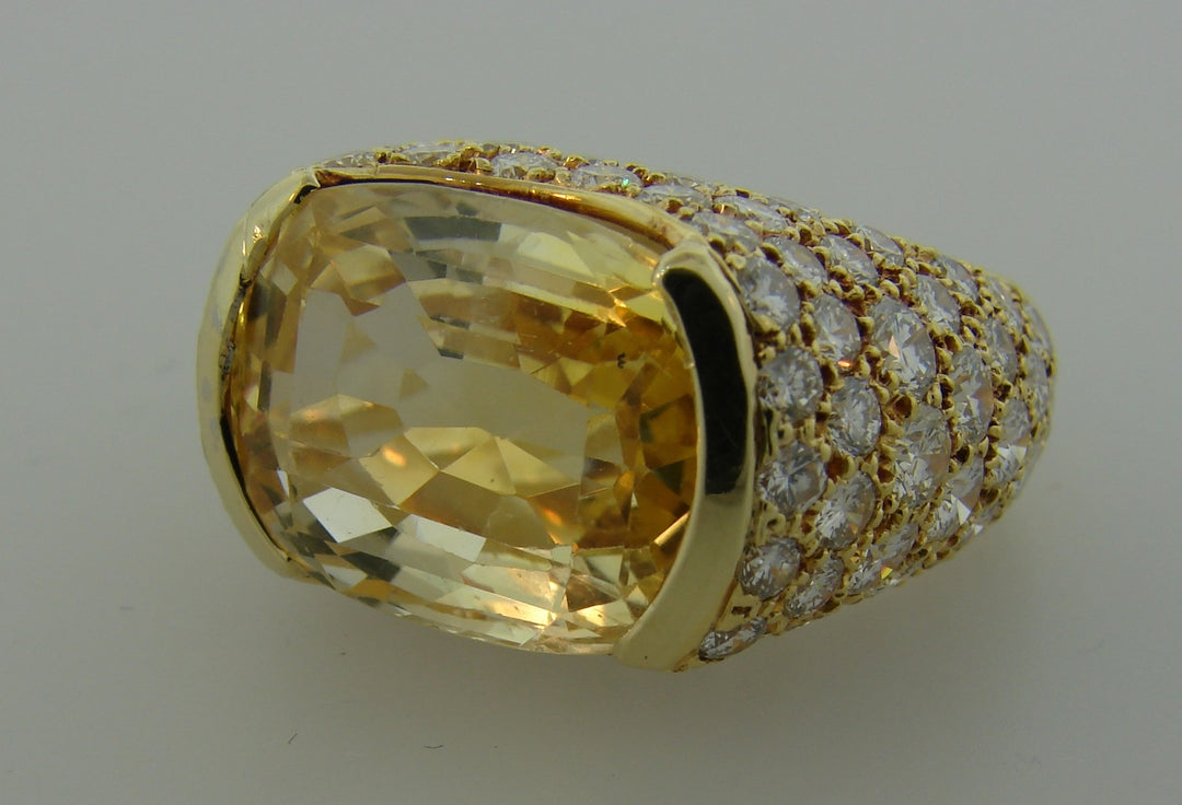 Vintage Van Cleef & Arpels 18k Gold Bombe Ring Yellow Sapphire Diamond