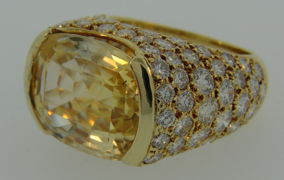 Vintage Van Cleef & Arpels 18k Gold Bombe Ring Yellow Sapphire Diamond