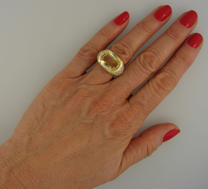 Vintage Van Cleef & Arpels 18k Gold Bombe Ring Yellow Sapphire Diamond