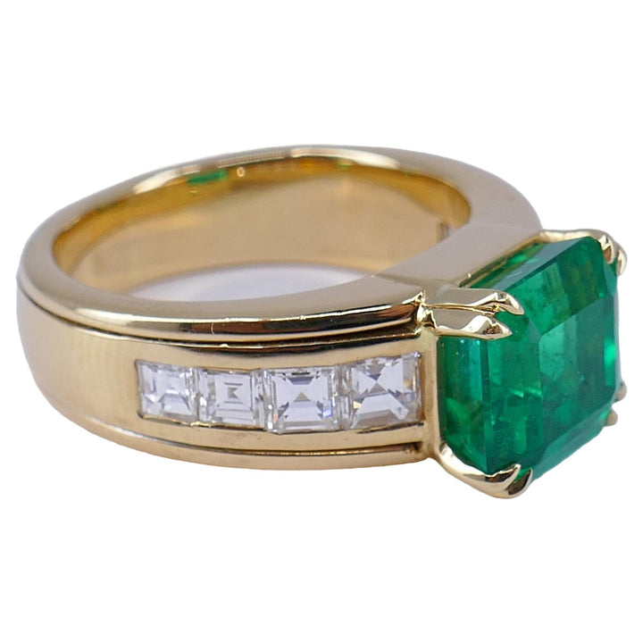 Emerald Ring 18k Gold Diamond