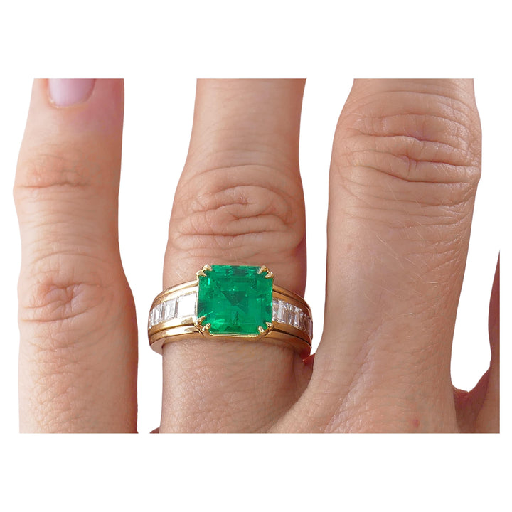 Emerald Ring 18k Gold Diamond