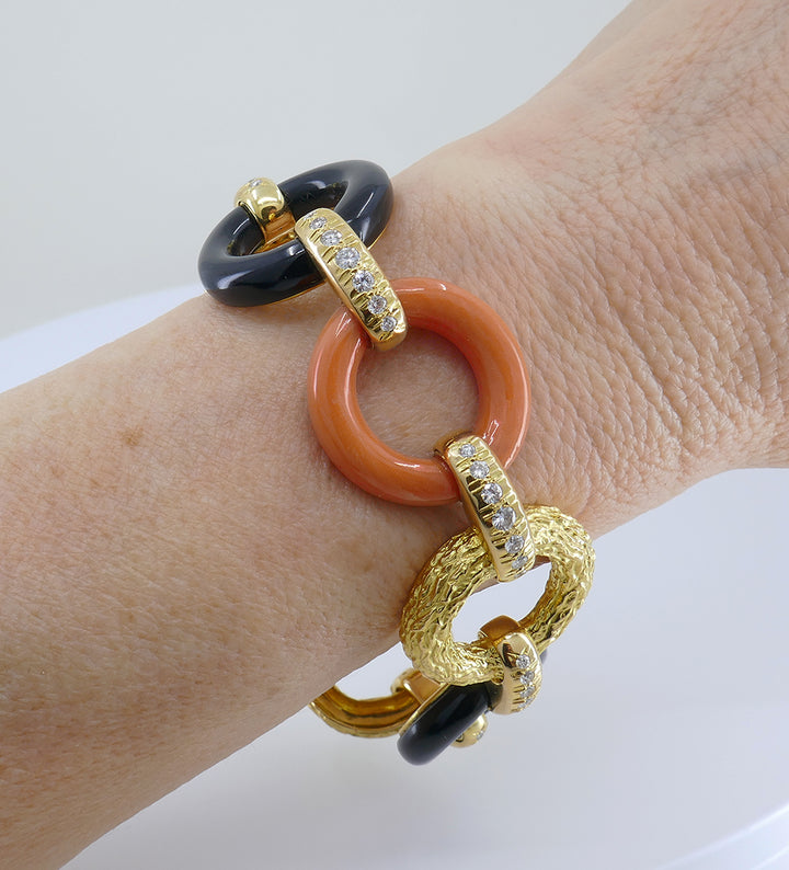 French Vintage Bracelet Atelier Janca 18k Gold Diamond Coral
