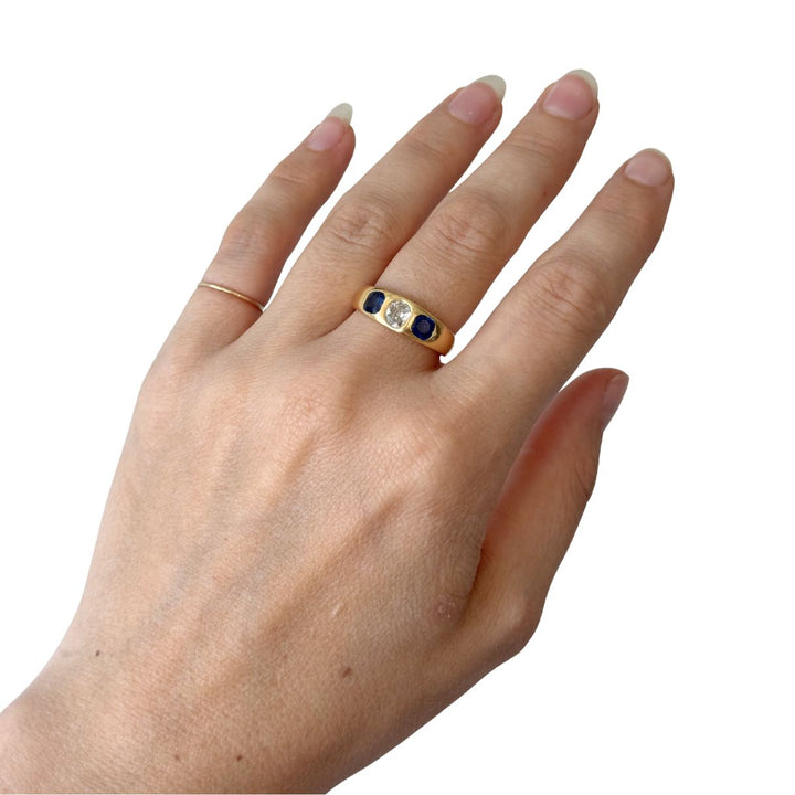 Vintage 18k Gold Sapphire Diamond Gypsy Three Stone Ring