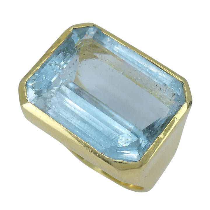 Vintage Aquamarine 18k Yellow Gold Cocktail Ring