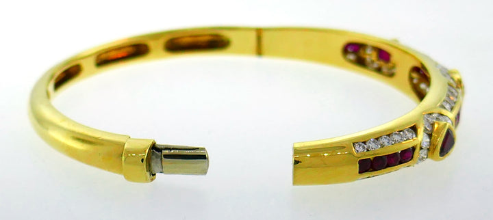 Fred Paris Heart Ruby Diamond Gold Bangle Bracelet 1970s