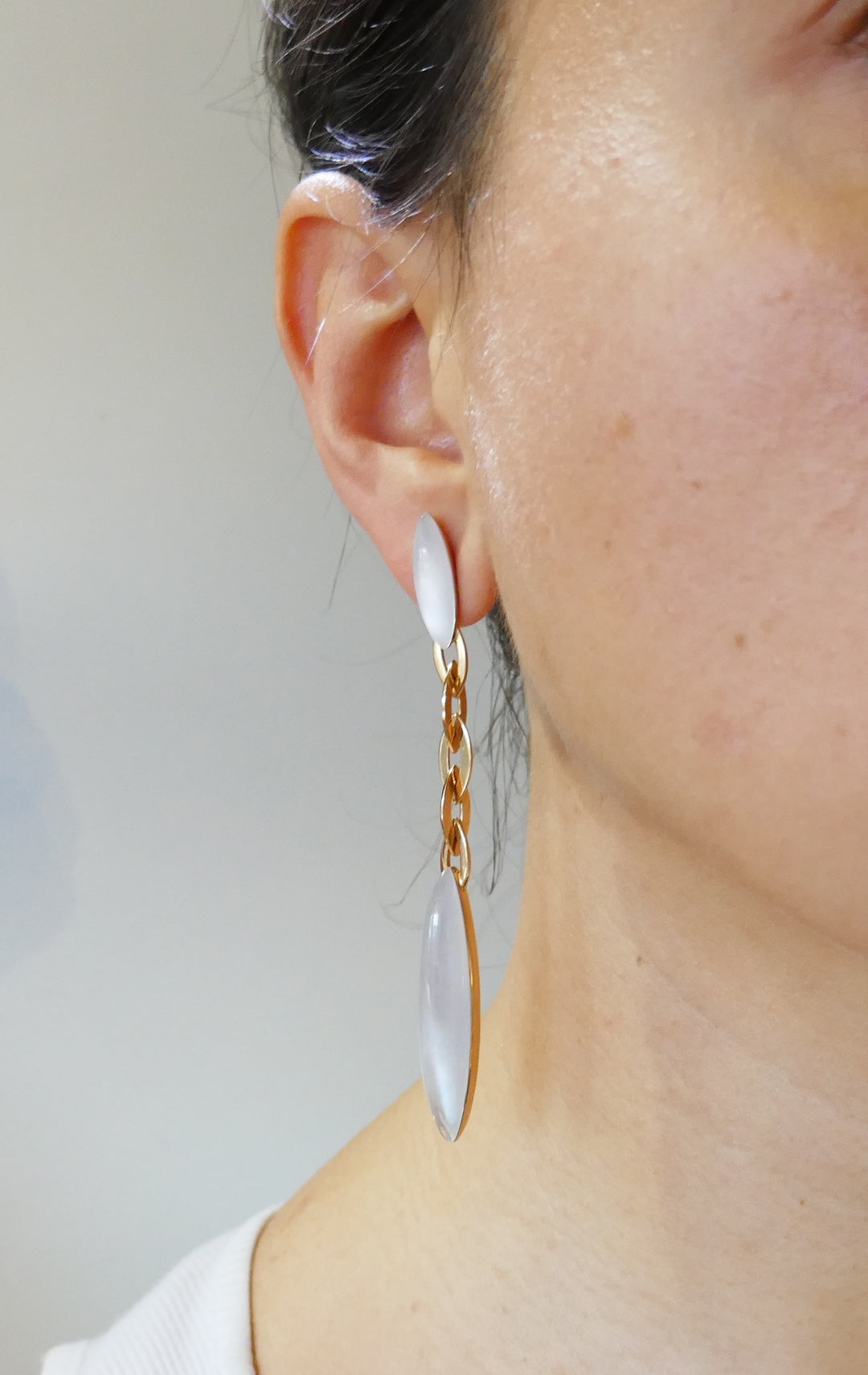 Vhernier Fuseau Yellow Gold Earrings with Mother of Pearl and Rock Crystal