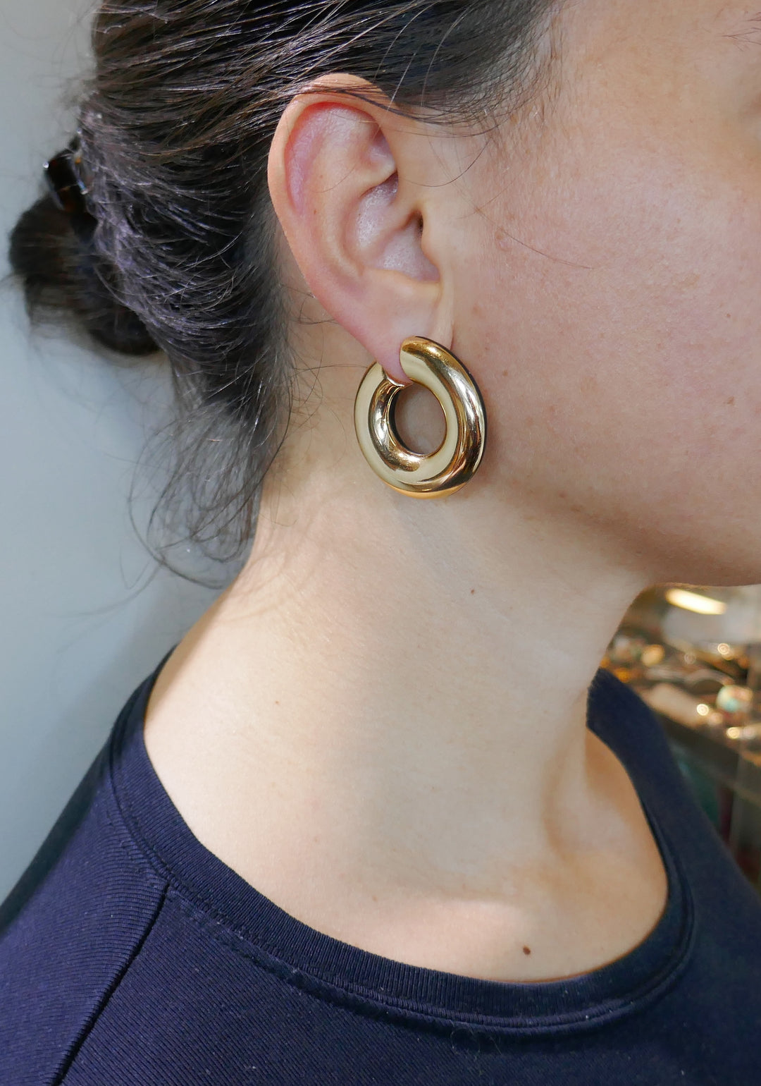 Vhernier Creole Yellow Gold Jet Hoop Earrings