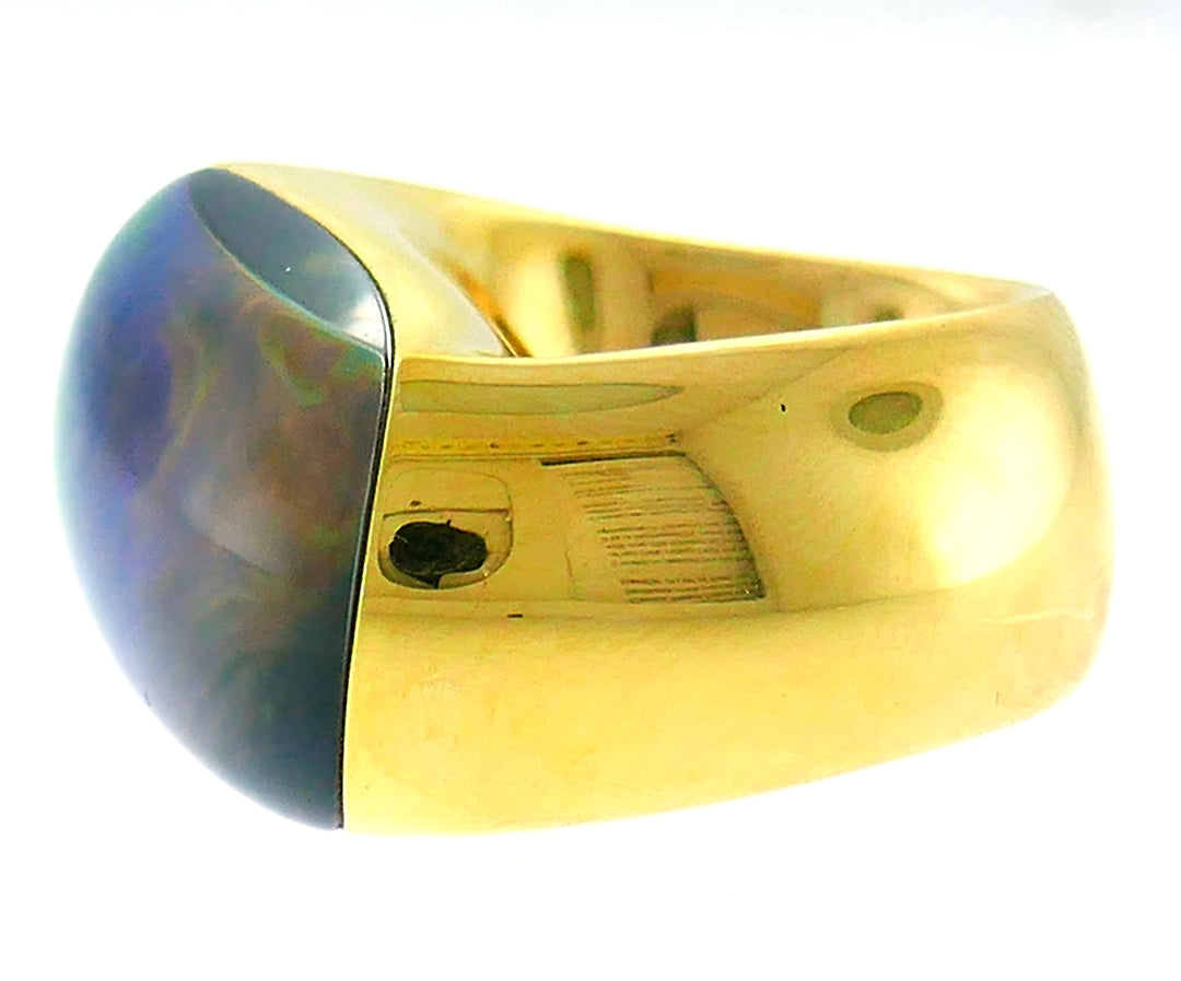 Vhernier Bisquit Yellow Gold Ring with Mother of Pearl and Rock Crystal