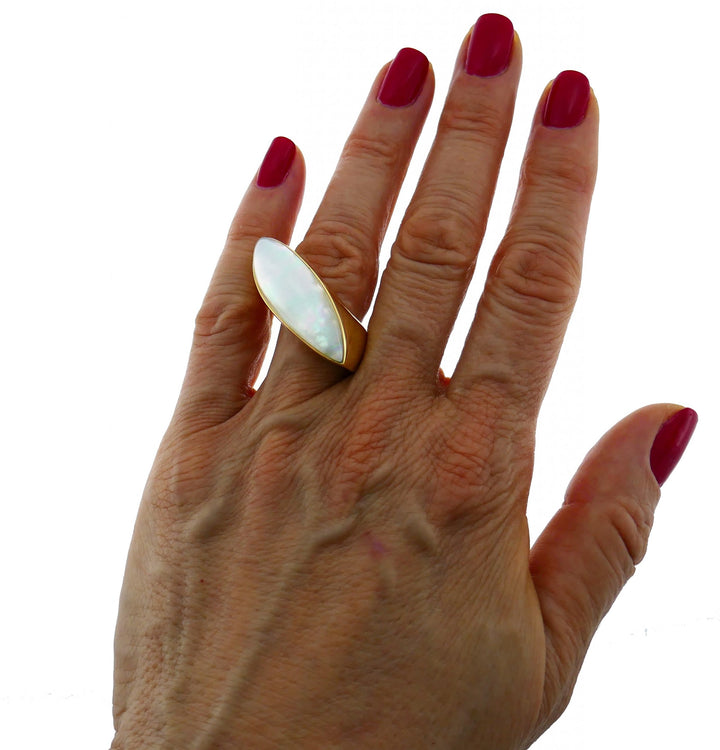 Vhernier Fuseau Yellow Gold Ring with Mother of Pearl and Rock Crystal