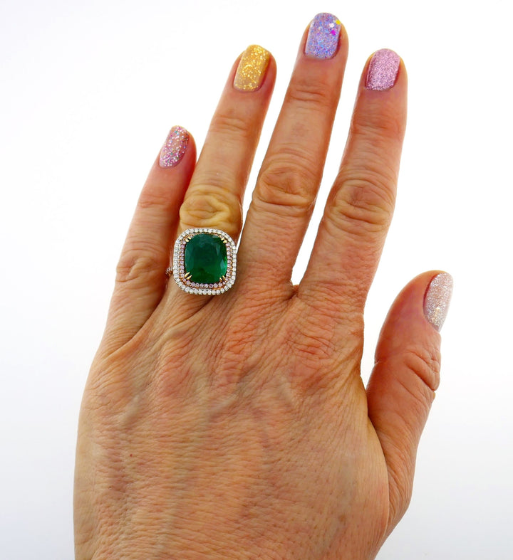 Lorraine Schwartz Emerald Diamond Gold Ring