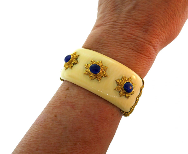 Buccellati Sapphire Yellow Gold Bangle Bracelet Bakelite