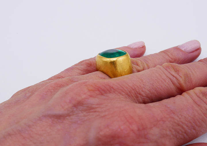 Vintage Colombian Emerald AGL 18k Gold Ring