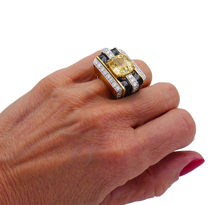 David Webb Vintage Ring 18k Gold Yellow Sapphire Cocktail