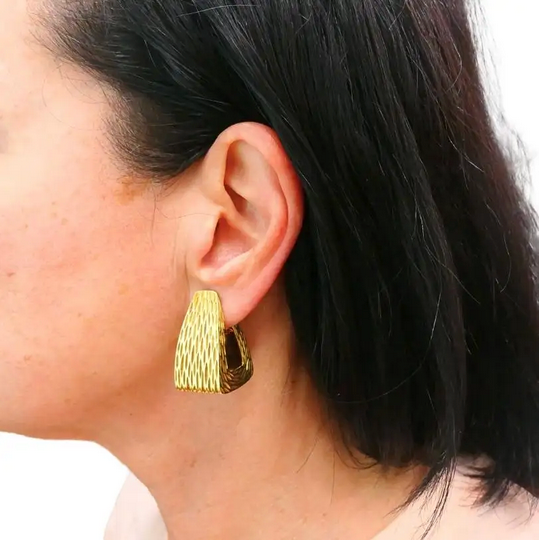 Wander France  Modern 18k Gold Geometric Clip-On Earrings