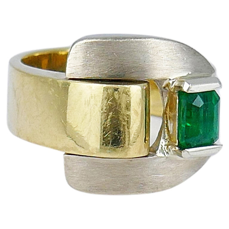 Gubelin Retro Gold Ring Buckle Design 18k Emerald Jewelry