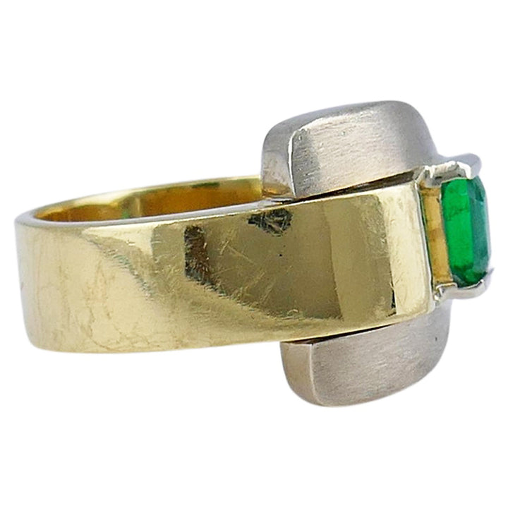 Gubelin Retro Gold Ring Buckle Design 18k Emerald Jewelry