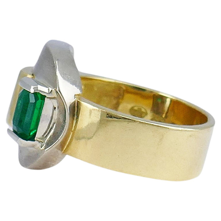 Gubelin Retro Gold Ring Buckle Design 18k Emerald Jewelry