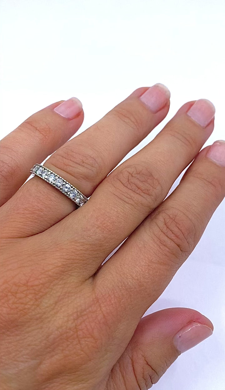 18k White Gold Diamond Eternity Band Ring