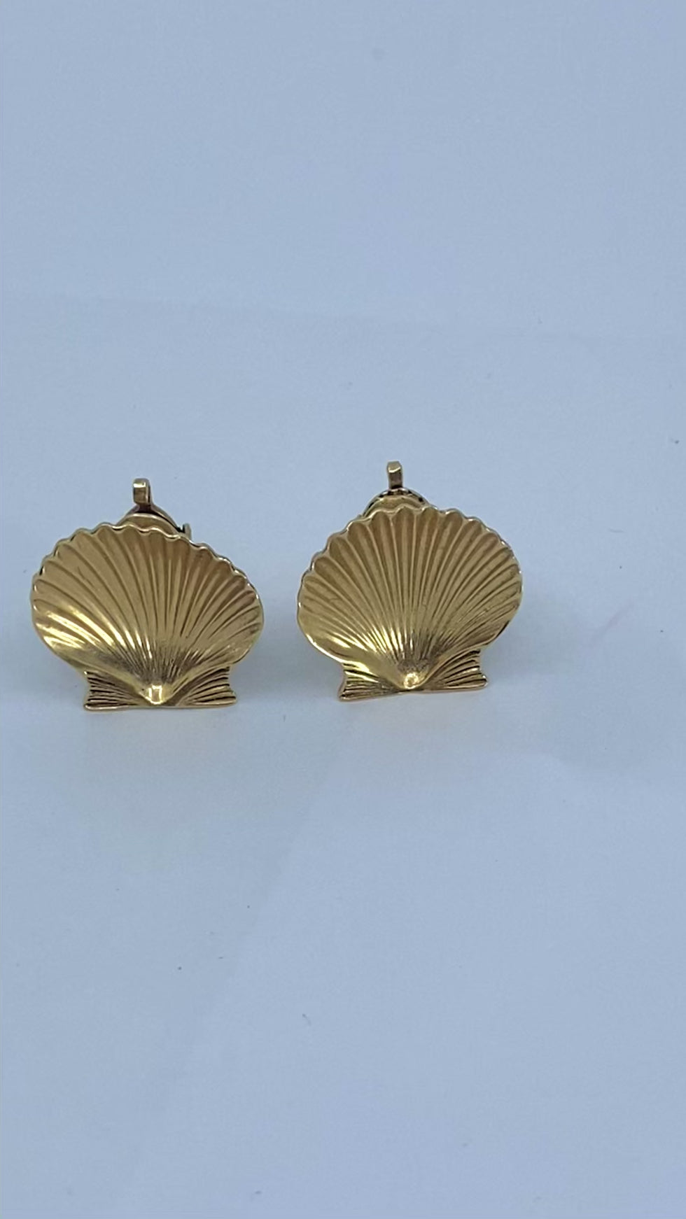 Cartier 14k Gold Shell Vintage Clip-On Earrings