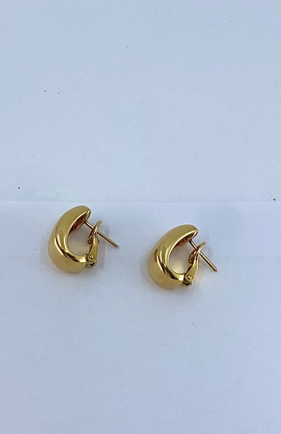 Cartier Nouvelle Vague 18k Yellow Gold Earrings