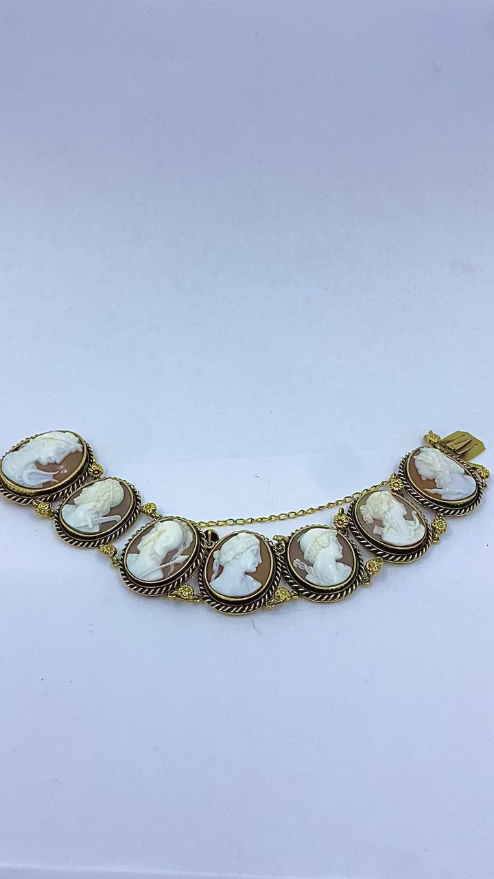 Antique 14k Gold Cameo Bracelet Classic Oval Medallions