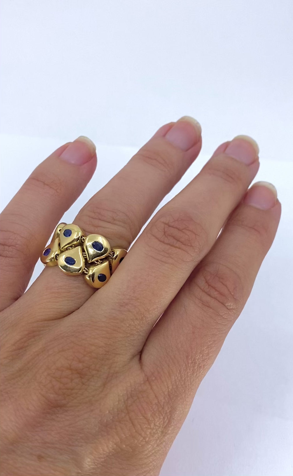 Chaumet Paris Tsouka 18k Gold Flexible Sapphire Teardrop Ring