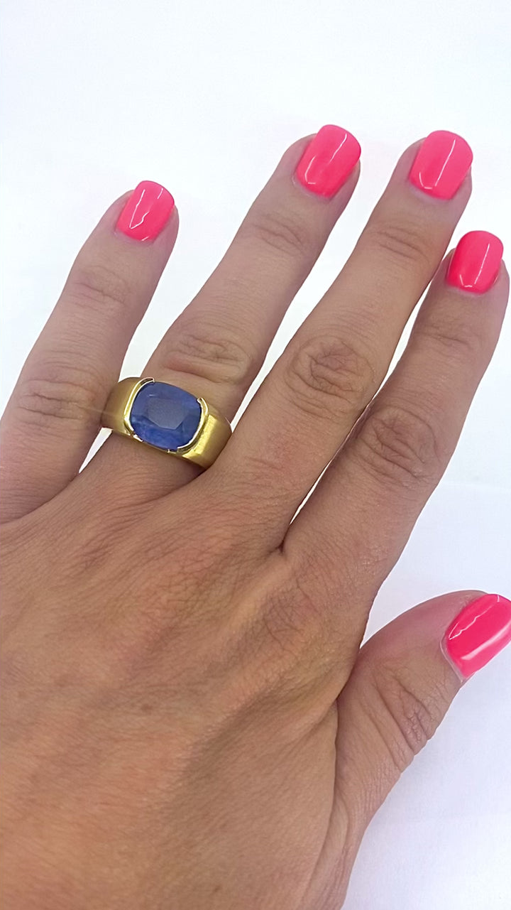 Burma Natural Sapphire 18K Gold Ring GIA Report