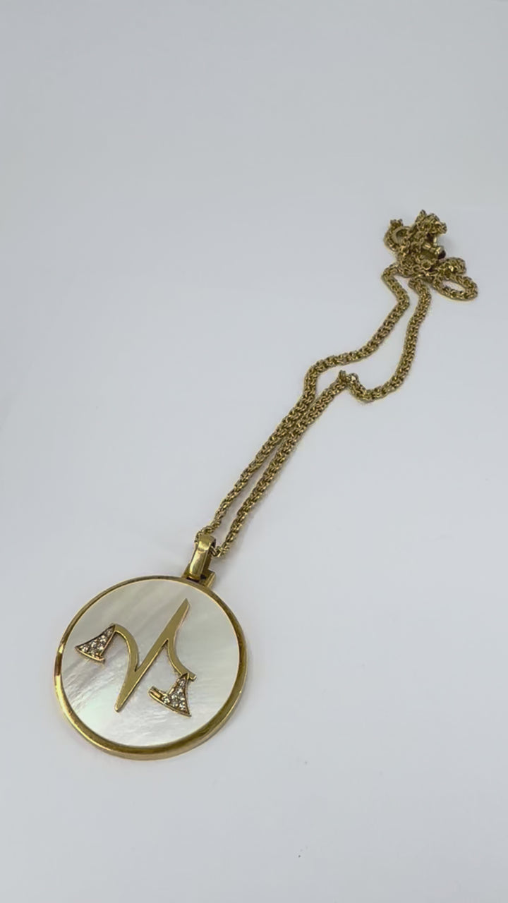 Vintage Bvlgari 18k Gold Mother of Pearl Libra Zodiac Pendant Chain Necklace