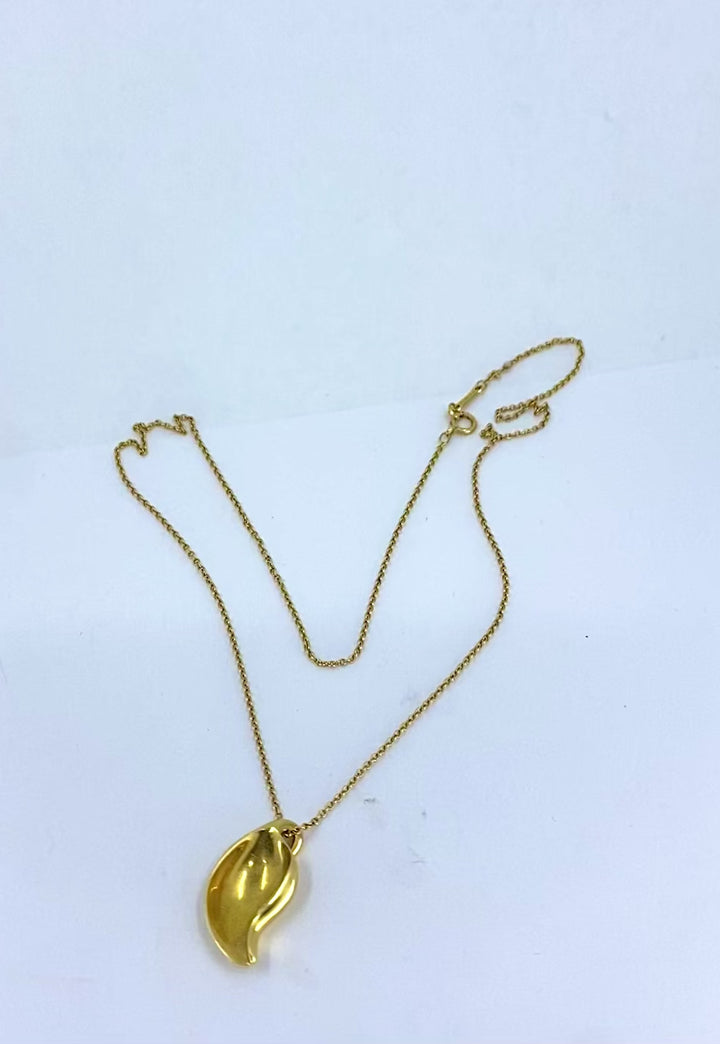 Elsa Peretti Tiffany & Co. 18k Gold Calla Lily Pendant Necklace