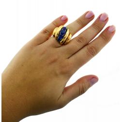 Vintage Van Cleef & Arpels Sapphire Gold Bombe Ring, 1970s