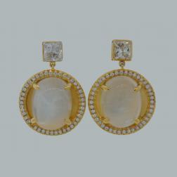 Vintage 14 karat Yellow Gold Earrings Moonstone Diamond