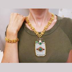 David Webb French Chinois Jade Pendant 18k Gold Necklace Vintage