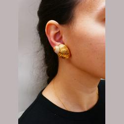 Vintage Boucheron 18k Gold Shell Earrings