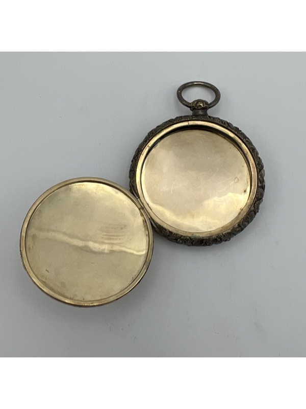 Gucci 1980s Brown Butterscotch Gold Pill Box Pendant Locket