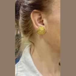 David  Webb  18k  Gold  Clip-On  Earrings